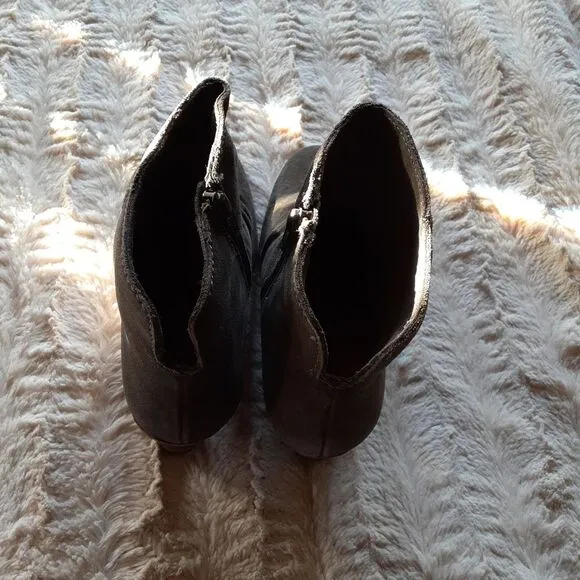 Diba Bailey Suede Wedge Boots Size 8.5 Gray Southwestern