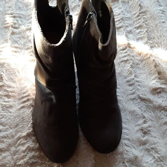 Diba Bailey Suede Wedge Boots Size 8.5 Gray Southwestern