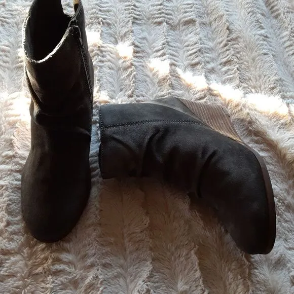 Diba Bailey Suede Wedge Boots Size 8.5 Gray Southwestern
