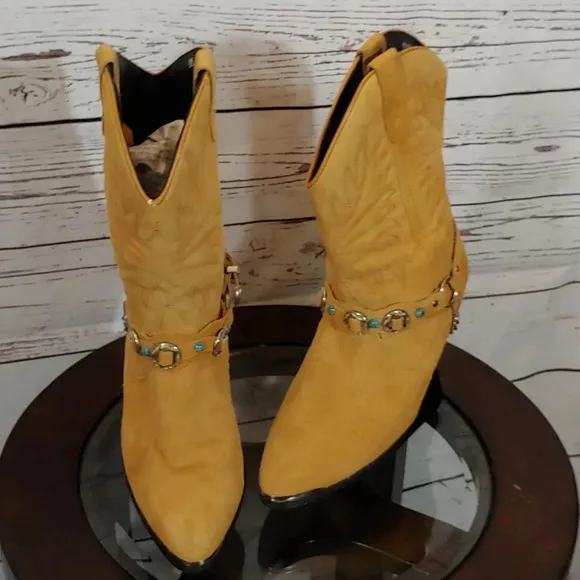 Dingo cowboy boots