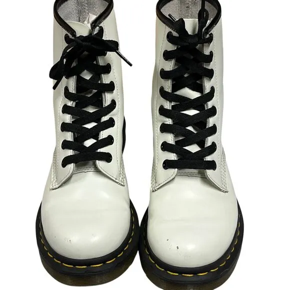 Doc Martens Combat Boots Women SZ EU 38 US 7 White 8 Eye Leather Made in Vietnam