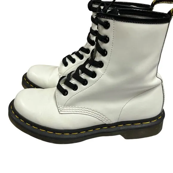 Doc Martens Combat Boots Women SZ EU 38 US 7 White 8 Eye Leather Made in Vietnam