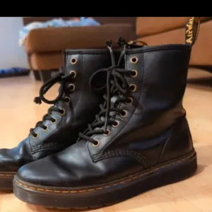 Doc Martin Zavala Black boots
