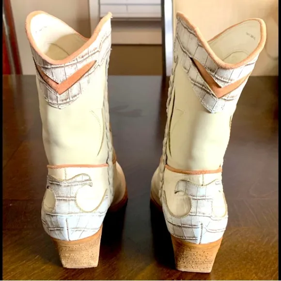 DOLCE VITA Loral Western Boot in Ivory Croco Print, Size 6