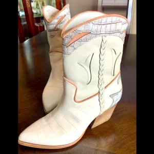 DOLCE VITA Loral Western Boot in Ivory Croco Print, Size 6