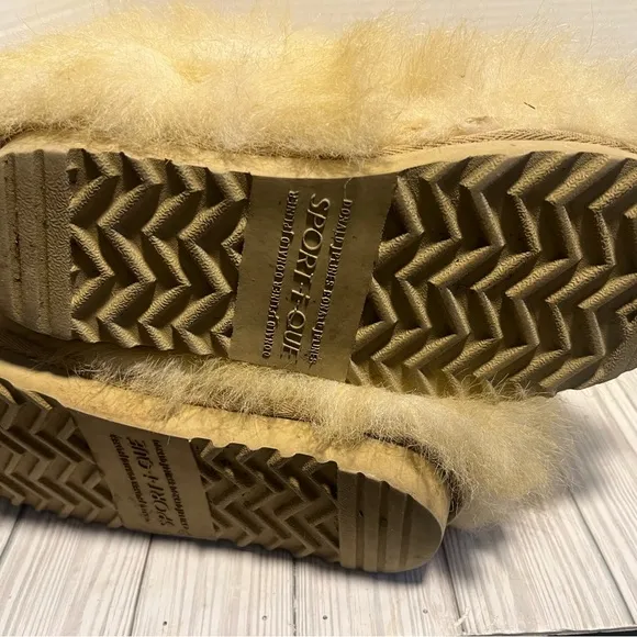 Donald Pliner Women's fur Boots size 8