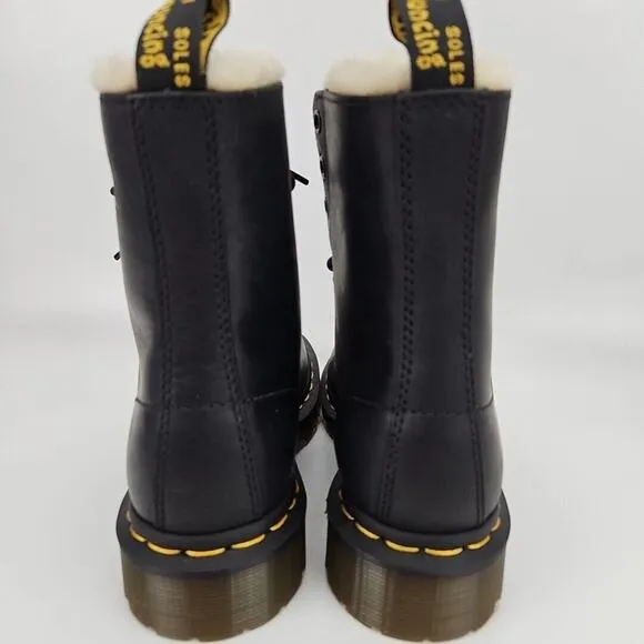 Dr. Doc Martens 1460 Serena Burnished Wyoming Black Women Boots US 6 FUR Lined