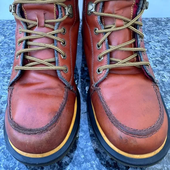 Dr Doc Martens Weston Lace Up Boot Men’s 7/ Women US 8 Flannel Lined Plaid.