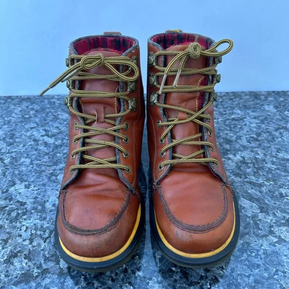 Dr Doc Martens Weston Lace Up Boot Men’s 7/ Women US 8 Flannel Lined Plaid.