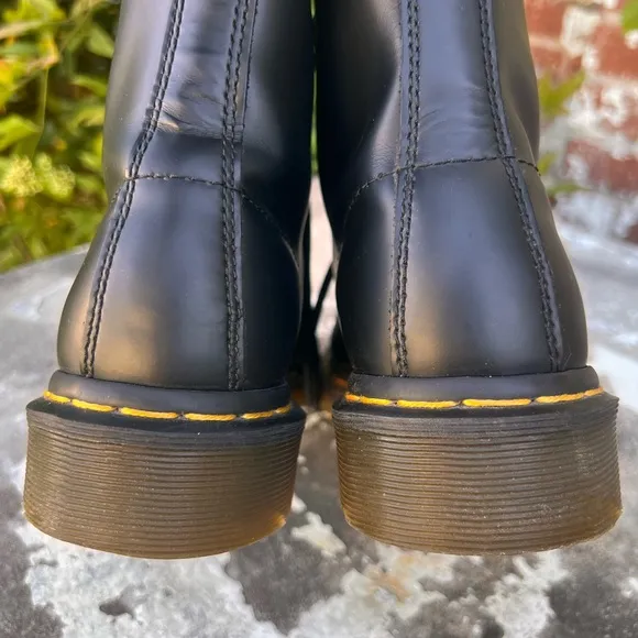 Dr Marten 1460 Boots Womens 8 Black Leather Moto Combat Grunge Rock And Roll NEW