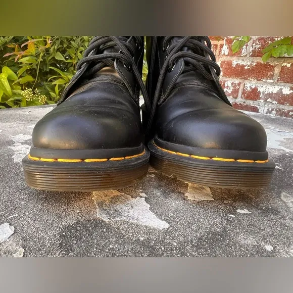 Dr Marten 1460 Boots Womens 8 Black Leather Moto Combat Grunge Rock And Roll NEW