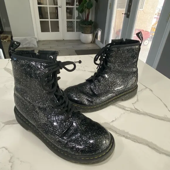 Dr Martens 1460 Black Cosmic lace up whit zipper Size 5 M women’s 6