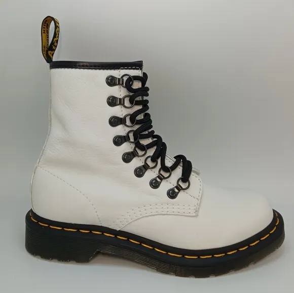 Dr. Martens 1460 LACED VIRGINIA LEATHER LACE UP BOOTS Size 6 in White