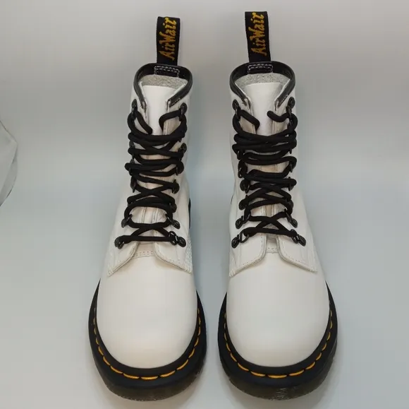 Dr. Martens 1460 LACED VIRGINIA LEATHER LACE UP BOOTS Size 6 in White