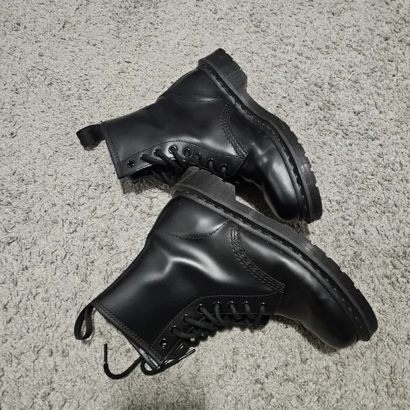 Dr Martens 1460 Mono black lace-up boots size W7/M6