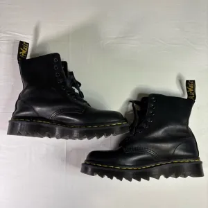 Dr. Martens 1460 Pascal Ziggy Air Wair Men 7, Woman 8, UK 6 Black Lace Up Boots.