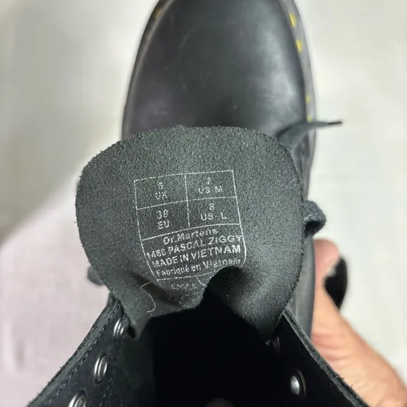 Dr. Martens 1460 Pascal Ziggy Air Wair Men 7, Woman 8, UK 6 Black Lace Up Boots.