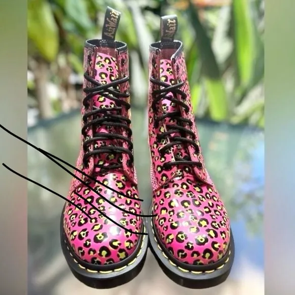 DR MARTENS 1460 Skull Leopard Smooth Leather Lace-Up Boot Clash Pink Size 7