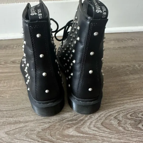 Dr. Martens 1460‎ Stud Wanama Leather Lace Up Boots
