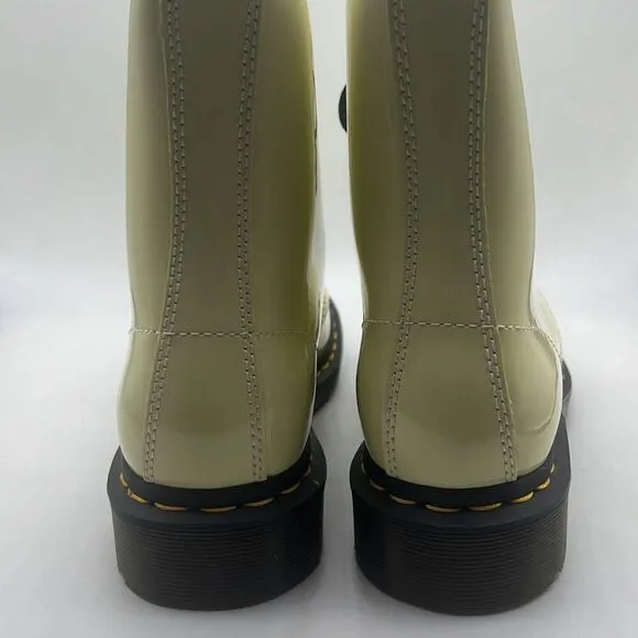 Dr. Martens 1460 WOMEN'S PATENT LAMPER LACE UP CREAM BOOTS Women size 6 NWB