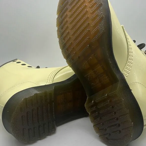 Dr. Martens 1460 WOMEN'S PATENT LAMPER LACE UP CREAM BOOTS Women size 6 NWB