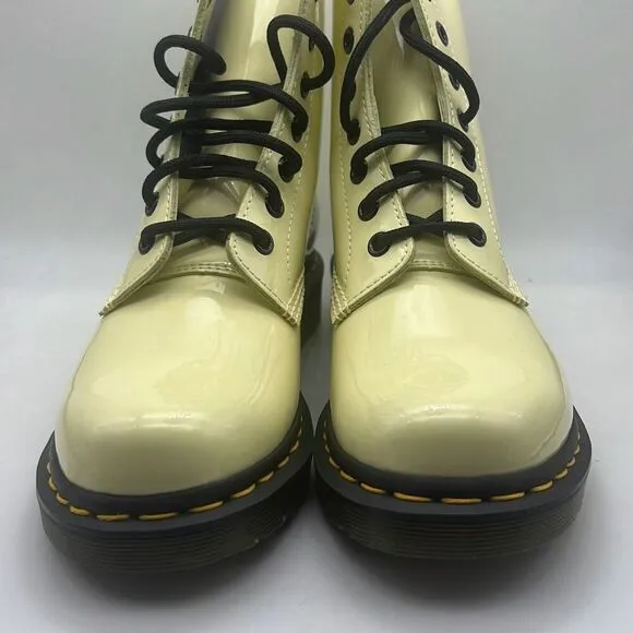 Dr. Martens 1460 WOMEN'S PATENT LAMPER LACE UP CREAM BOOTS Women size 6 NWB
