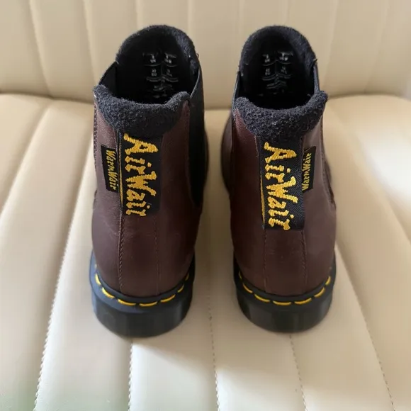 Dr. Martens 2976 Grizzly Fleece Lined Chelsea Boots Airwalk US 9M / US 10L