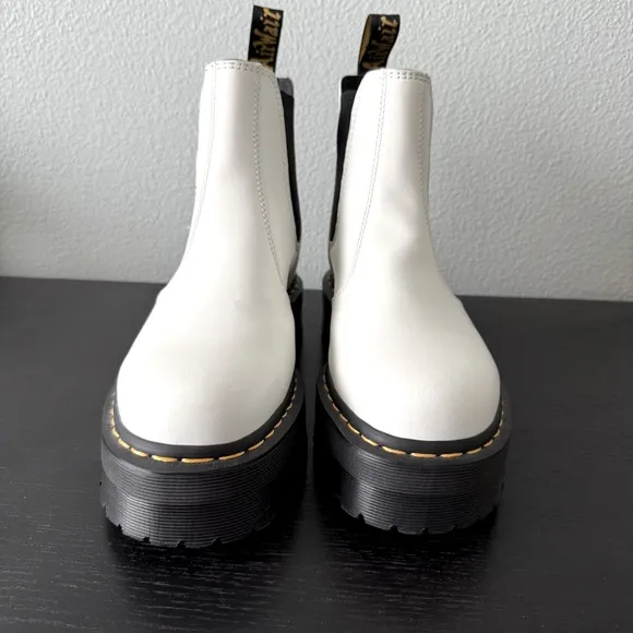 Dr Martens 2976 Quad Chelsea Boot Smooth Leather-White Women Size 10 Men Size 9