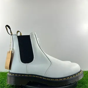 Dr Martens 2976 YS Chelsea Men Size 10 / Women 11 White Smooth Leather Boots NEW