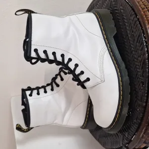 Dr Martens  8 eye  Leather Combat Boots White Women Size 6