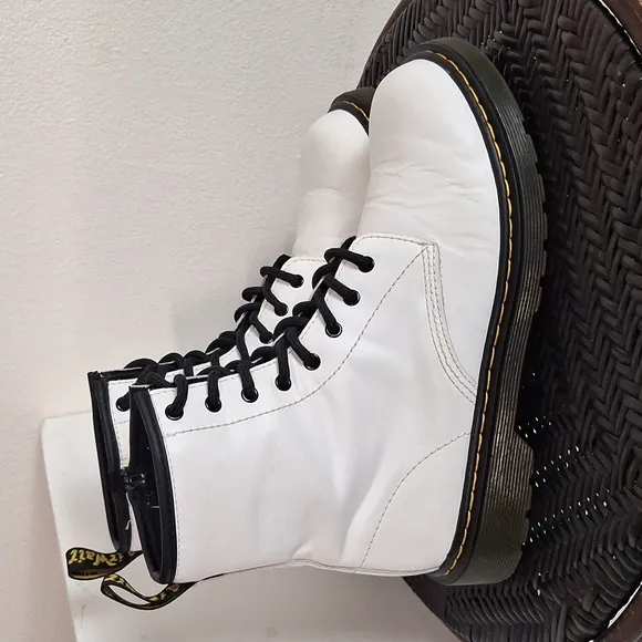 Dr Martens  8 eye  Leather Combat Boots White Women Size 6