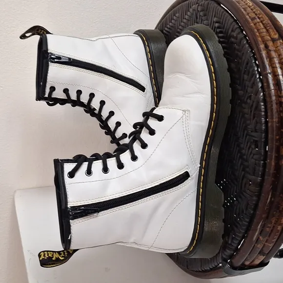 Dr Martens  8 eye  Leather Combat Boots White Women Size 6