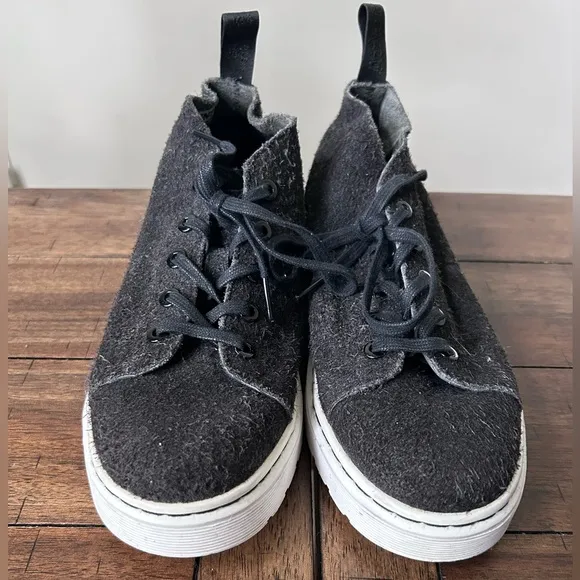 Dr. Martens Baynes Black Chukka Style Ankle Boots - Size 6 men / 7 women