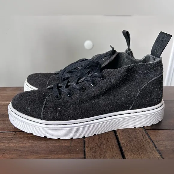 Dr. Martens Baynes Black Chukka Style Ankle Boots - Size 6 men / 7 women