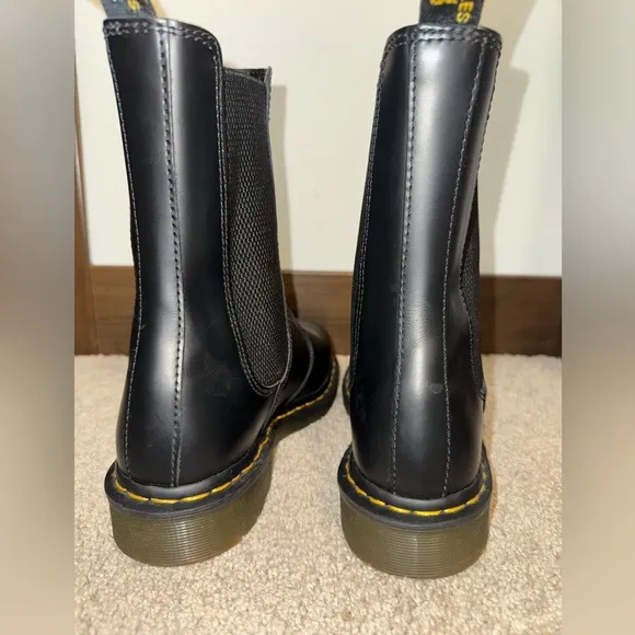 Dr. Martens Black Chelsea smooth 2976 HI NEW SZ 7 men/8 women’s (DISCONTINUED)