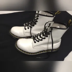 Dr martens boots for women size 6