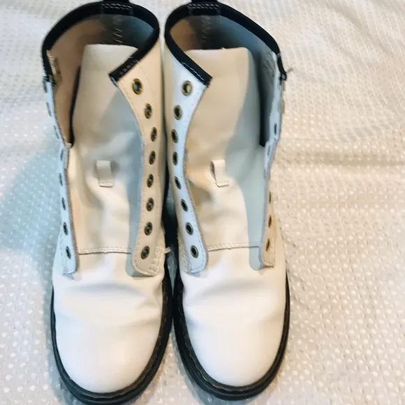 Dr. Martens Boots Zavala Women White Leather
