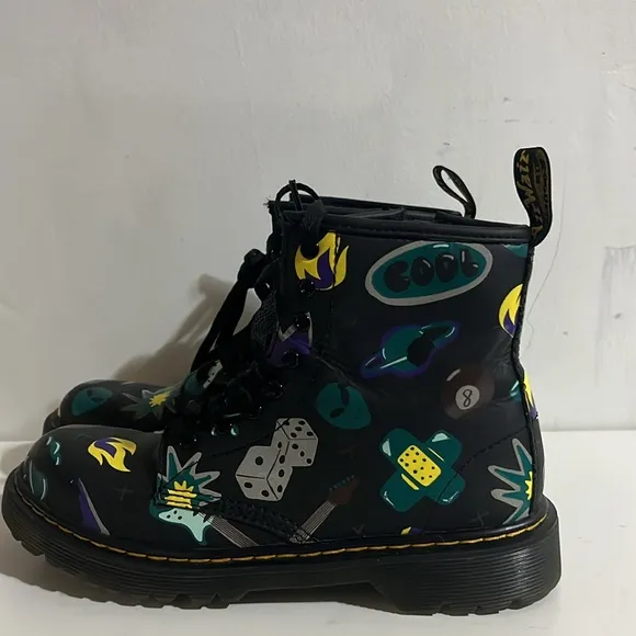 Dr. Martens Boy's 1460 (Big Kid) Size 4 Women Size 5