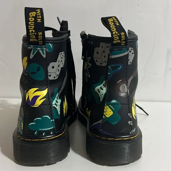 Dr. Martens Boy's 1460 (Big Kid) Size 4 Women Size 5
