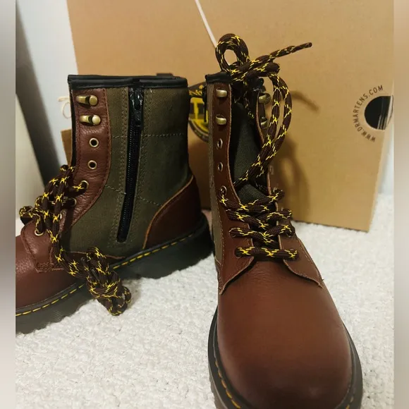 Dr. Martens combat boots for youth (wome 6.5)