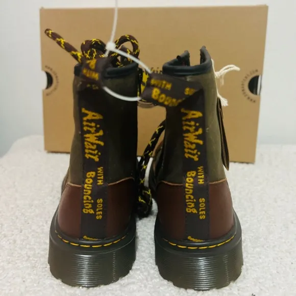 Dr. Martens combat boots for youth (wome 6.5)