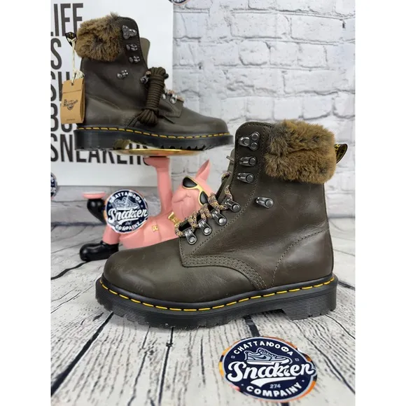 Dr Martens Serena Combat Boots Womens Size 7 Brown Leather Faux Fur Collar NEW