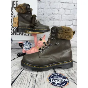 Dr Martens Serena Combat Boots Womens Size 7 Brown Leather Faux Fur Collar NEW