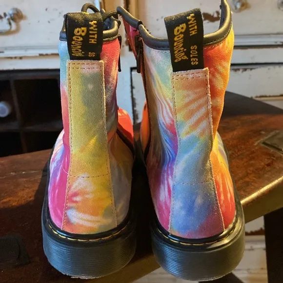 Dr Martens Unisex 1460 Y Multicolored Suede 8-Eyelet Lace-up Combat Boots M6