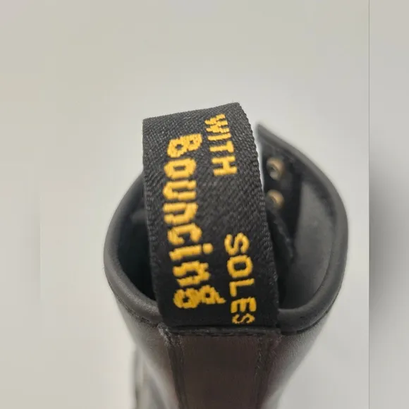 Dr. Martens Zavala Boots womens size 8 New without box. D240114