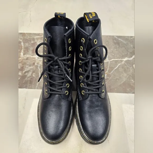 Dr. Martens Zavala Boots womens size 8 New without box. D240114
