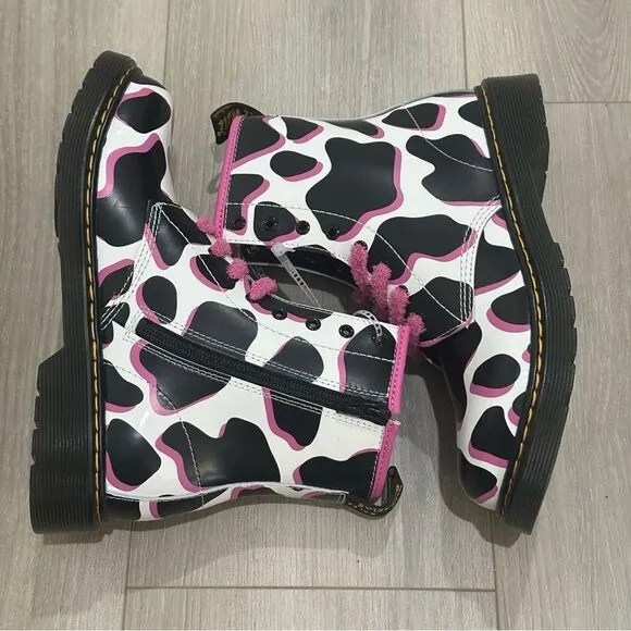 Dr. Martens Pink Cow Print Patent Lamper Leather Boots Women Sz 6 Youth Sz 5 NEW