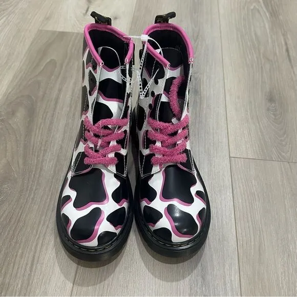 Dr. Martens Pink Cow Print Patent Lamper Leather Boots Women Sz 6 Youth Sz 5 NEW