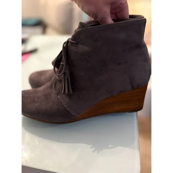 Dr. Scholl's Women's Dakota Wedge Boot Gray Suede Size 10