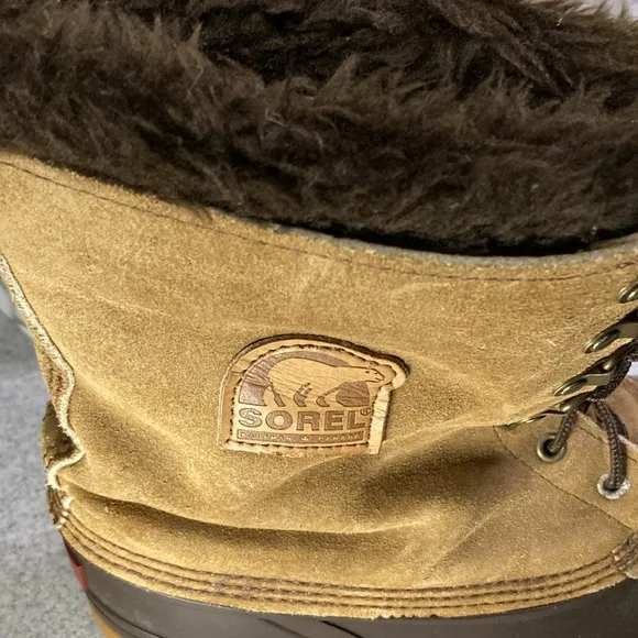 Dórele winter watproof duck boots. Size 10. Fun lining. Thick leather upper B15